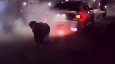 Jak si připálit zadek během nelegálního pouličního driftování