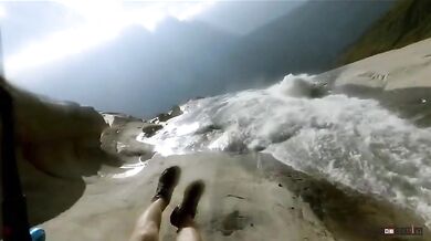 Adrenalinový a riskantní paragliding