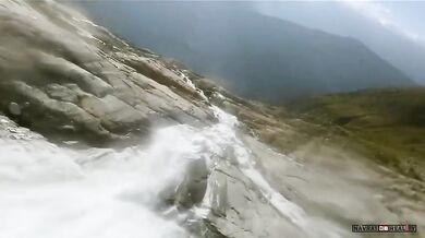 Adrenalinový a riskantní paragliding