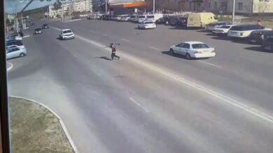 Přechod přes silnici bez rozhlédnutí...