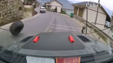 Vjetí do protisměru vedlo k nehodě tří vozidel