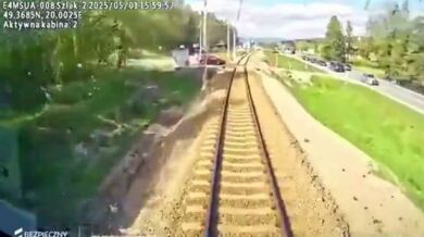 Nehoda na železničním přejezdu v Polsku