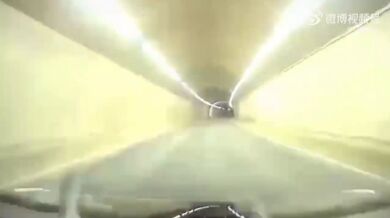 Další ukázka nebezpečí spojeného s rychlou jízdou