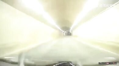 Další ukázka nebezpečí spojeného s rychlou jízdou