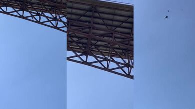 Hra se smrtí? Padák až na poslední vteřinu!