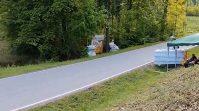 Nehoda závodníka během motocyklového závodu v Hořicích