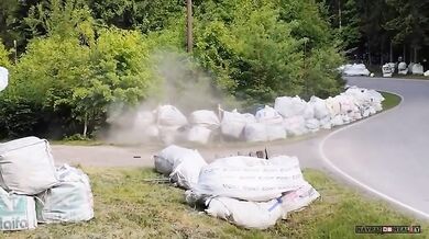 Nehoda závodníka během motocyklového závodu v Hořicích