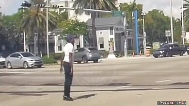 Řidič elektrického skútru jen o vlásek unikl vážné dopravní nehodě