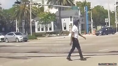 Řidič elektrického skútru jen o vlásek unikl vážné dopravní nehodě