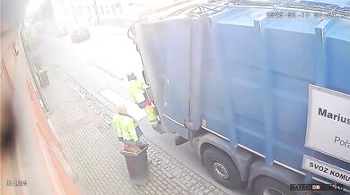 Popelářský vůz přejel muže