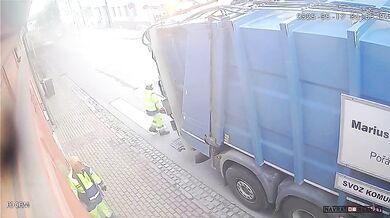 Popelářský vůz přejel muže