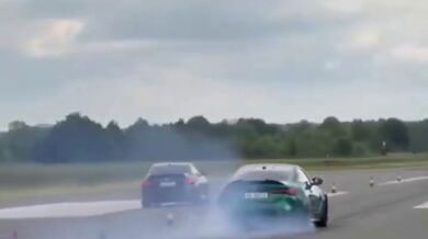 Hrůzný moment na drag racingu v Polsku: auto narazilo do diváků, zraněno nejméně 17 lidí