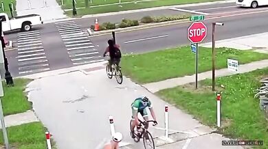 Chtěl projet přechod jako pán - Skončil v nemocnici