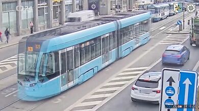 Policie hledá chodce, který narazil do tramvaje v centru Ostravy