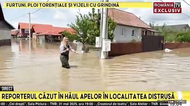 Rumunská novinářka během živého vstupu zmizela pod hladinou