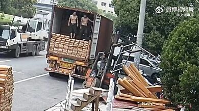 Pracovní nehoda s vysokozdvižným vozíkem #2