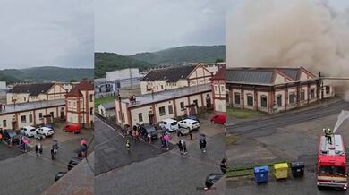 Komín bývalé továrny Tonaso šel k zemi