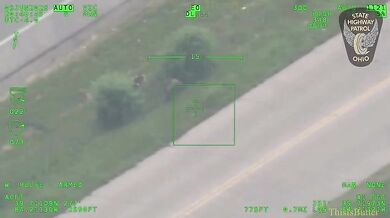 Opilá řidička zatčena po honičce na dálnici I-75, která skončila převrácením vozidla