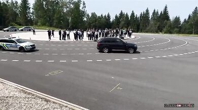 Češi vyvinuli systém, který na dálku zastaví auto – funguje, ale čeká na zákon