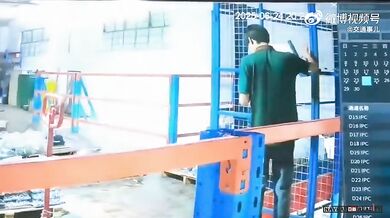 Pracovní nehoda - Pracovník byl na pracovišti rozptýlen mobilem