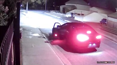 Žháři vzpláli při pokusu zapálit dům