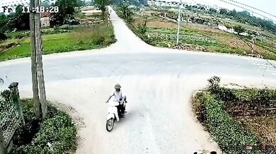 Skútrař vs. náklaďák