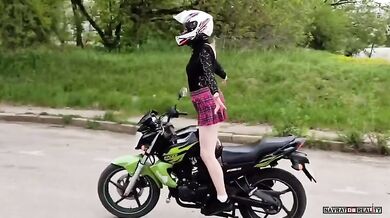 Frajerka na motorce