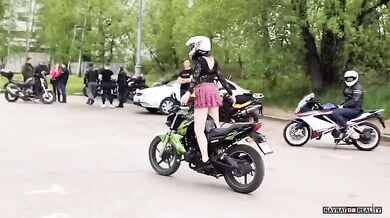 Frajerka na motorce