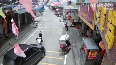 Málem dostal ještě pár pohlavků...