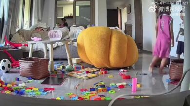 Děsivá situace při dětských hrátkách