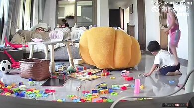 Děsivá situace při dětských hrátkách