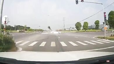 Motonehoda na křižovatce