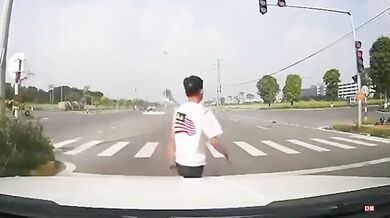 Motonehoda na křižovatce