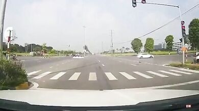 Motonehoda na křižovatce