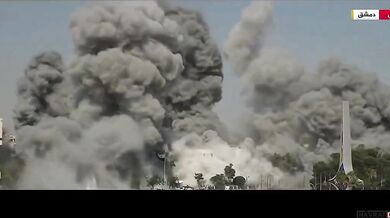 Izraelský útok zachycen během živého vysílání syrské televize