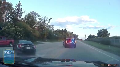 Divoká honička mezi Wisconsinem a Illinois: Řidič prchal před policií a narážel do aut