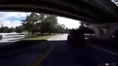 Motorkář přežil jen o fous