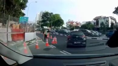 Auto spadlo do propadliny