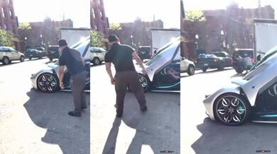 Luxusní sporťák na vině nehody pumpičkáře