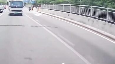 Wheelie na skútru...