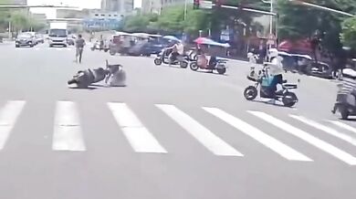 Wheelie na skútru...