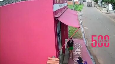 Matka a dcera těsně unikly nekontrolovaně řítícímu se návěsu