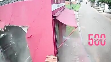 Matka a dcera těsně unikly nekontrolovaně řítícímu se návěsu