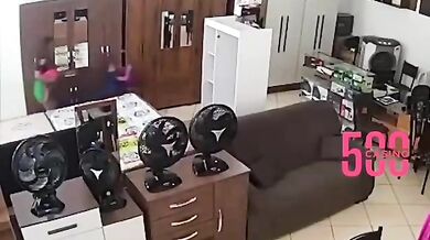 Matka a dcera těsně unikly nekontrolovaně řítícímu se návěsu