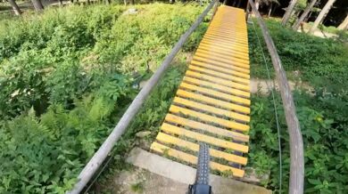 Nehoda bikera na trailu