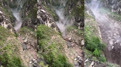 Blesková povodeň v Indii smetla most během několika sekund