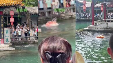 Diváci sledují tonoucího muže