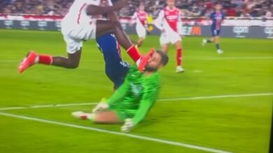 Tvrdý zásah v utkání PSG proti Monaku