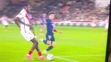 Tvrdý zásah v utkání PSG proti Monaku