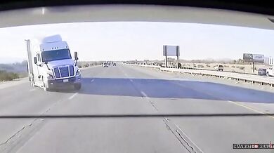Nehoda kamionu uzavřela dálnici v Kalifornii